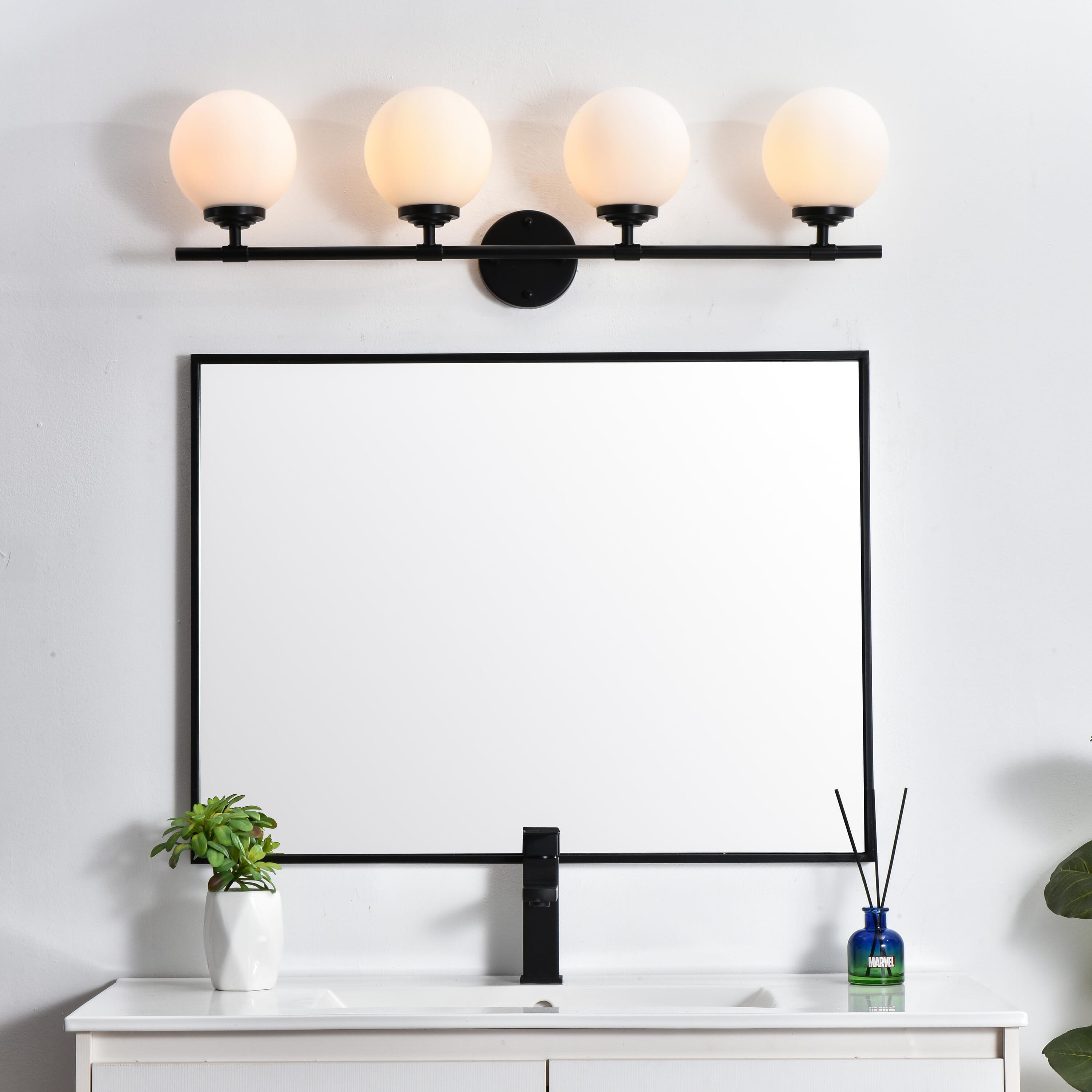 LD7301W33BLK
