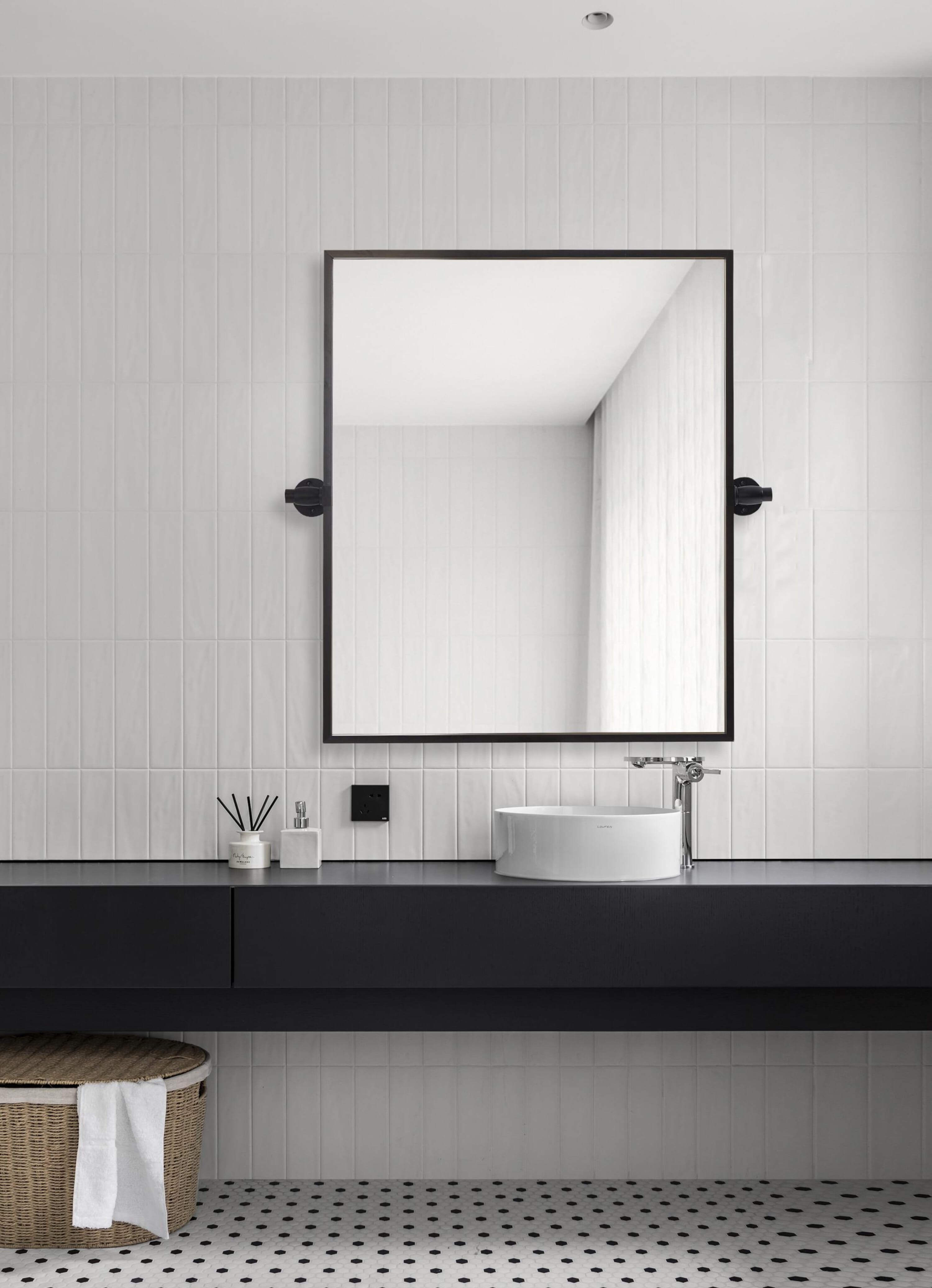 MR6E2024BLK